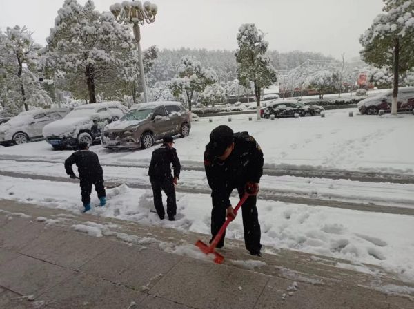 懷化藍(lán)盾保安服務(wù)有限公司,湖南保安服務(wù),湖南區(qū)域秩序維護(hù),湖南物業(yè)管理服務(wù) 懷化藍(lán)盾保安服務(wù)有限公司,湖南保安服務(wù),湖南區(qū)域秩序維護(hù),湖南物業(yè)管理服務(wù)